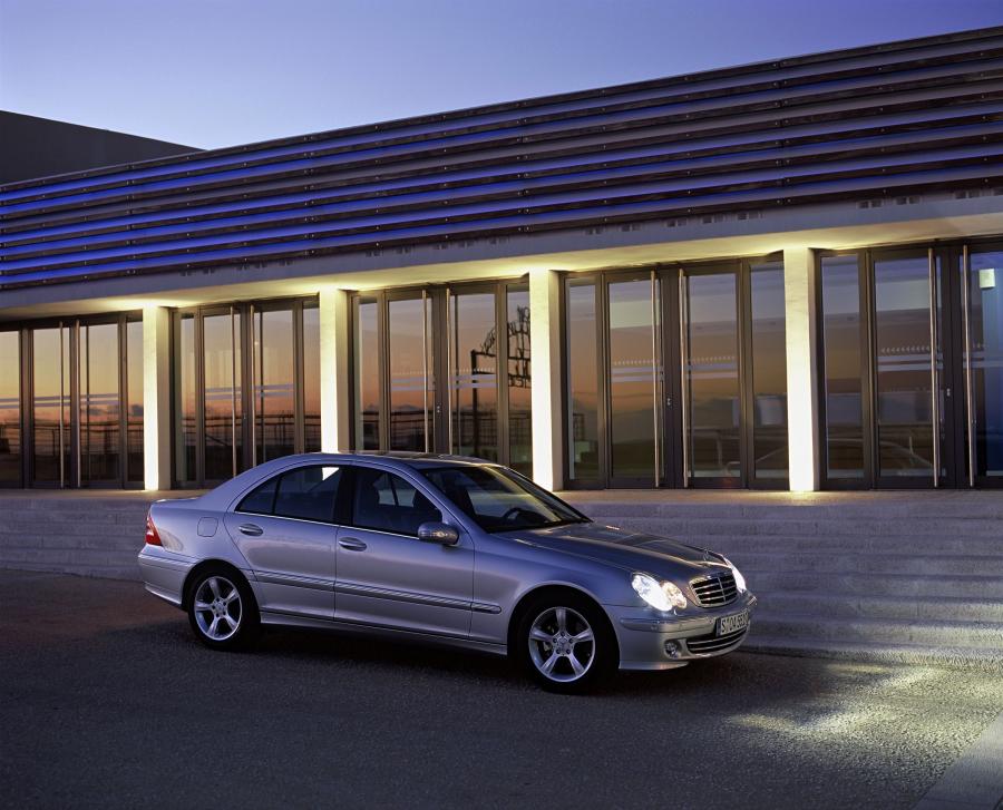  Mercedes-Benz C-Class 2004 года  (фото 81 из 88)